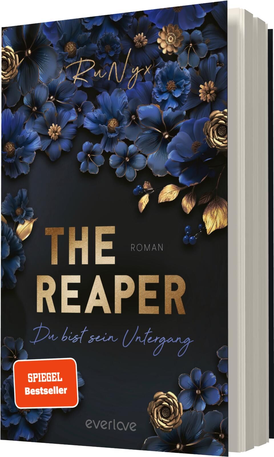 Das Buchcover zeigt einen dunklen Hintergrund, geschmückt mit blühenden, großflächigen floralen Motiven in Blau, Gold und Weiß. Im oberen Drittel ist der Schriftzug „RuNyx“ in einer eleganten, verschnörkelten Schrift platziert. In der Mitte dominieren die