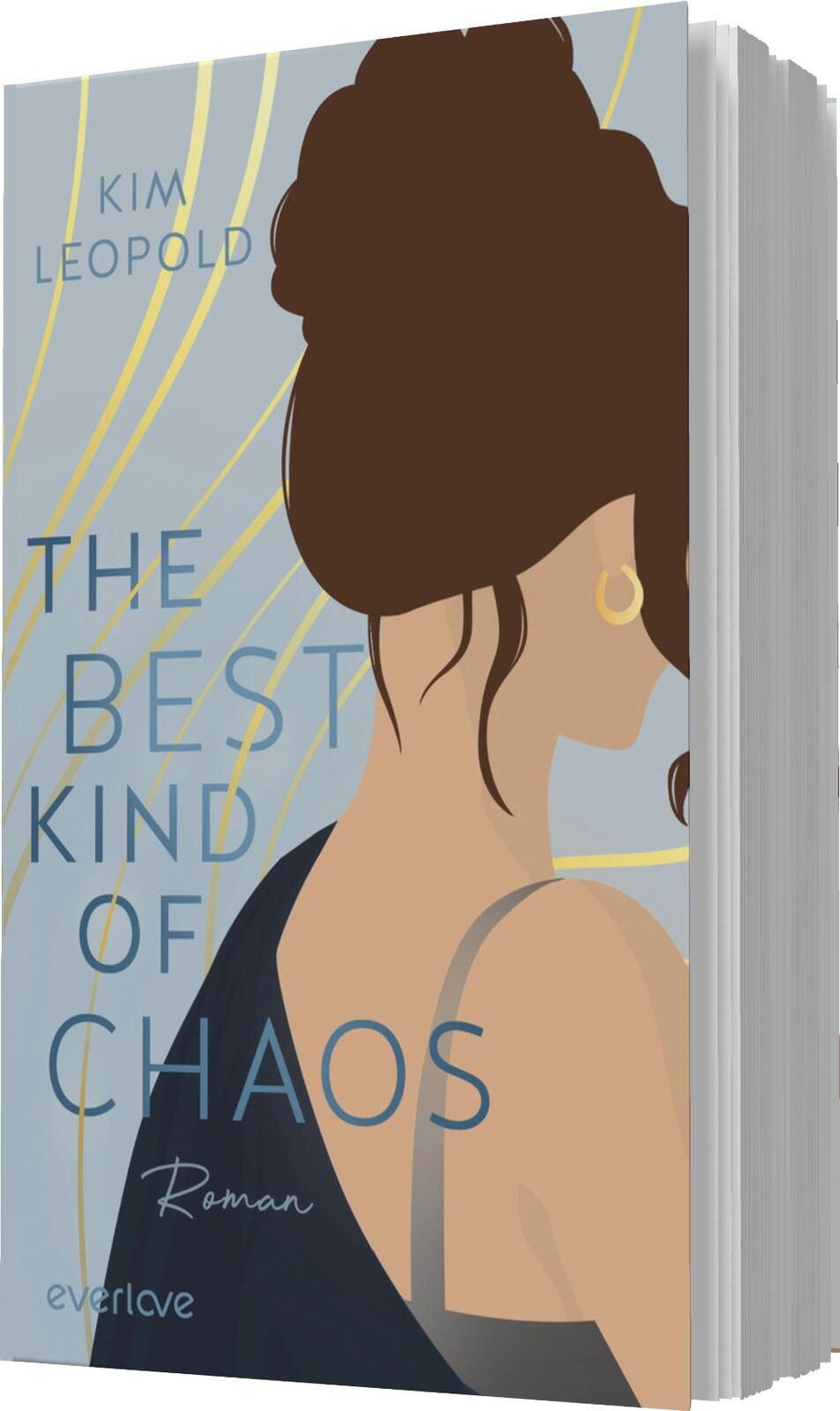 Das Buchcover zeigt eine stilisierte Illustration einer Frau im Profil mit langen, braunen Haaren und einem goldenen Ohrring. Der Hintergrund ist in sanften Blau- und Grautönen gehalten, durchzogen von eleganten, goldenen Linien. Der Titel „THE BEST KIND