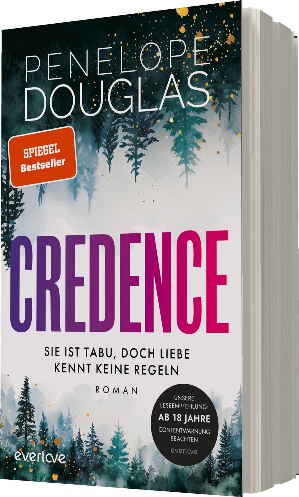 Das Buchcover zeigt einen stimmungsvollen Wald mit dunklen, grünen Tönen und vereisten Tannenbäumen. Im Vordergrund steht der Titel „CREDENCE“ in großen, pinken Buchstaben, die auffällig und modern wirken. Oben links befindet sich der Name der Autorin Pen